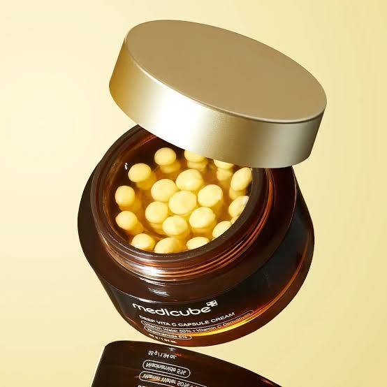 MEDICUBE Deep Vita C Capsule Cream 55g Buy And Get Beauty Glazed Lip Oil product image